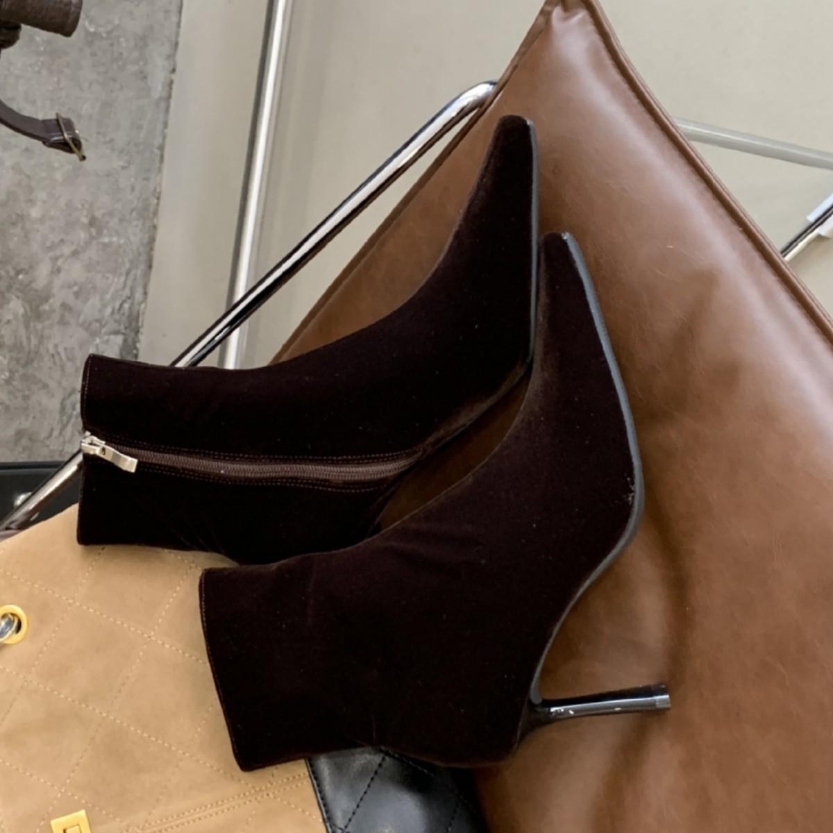 

Женские ботильоны на высоком каблуке в стиле французского ретро, осенние новинки 2025 года, тонкие ботинки с боковой молнией 39