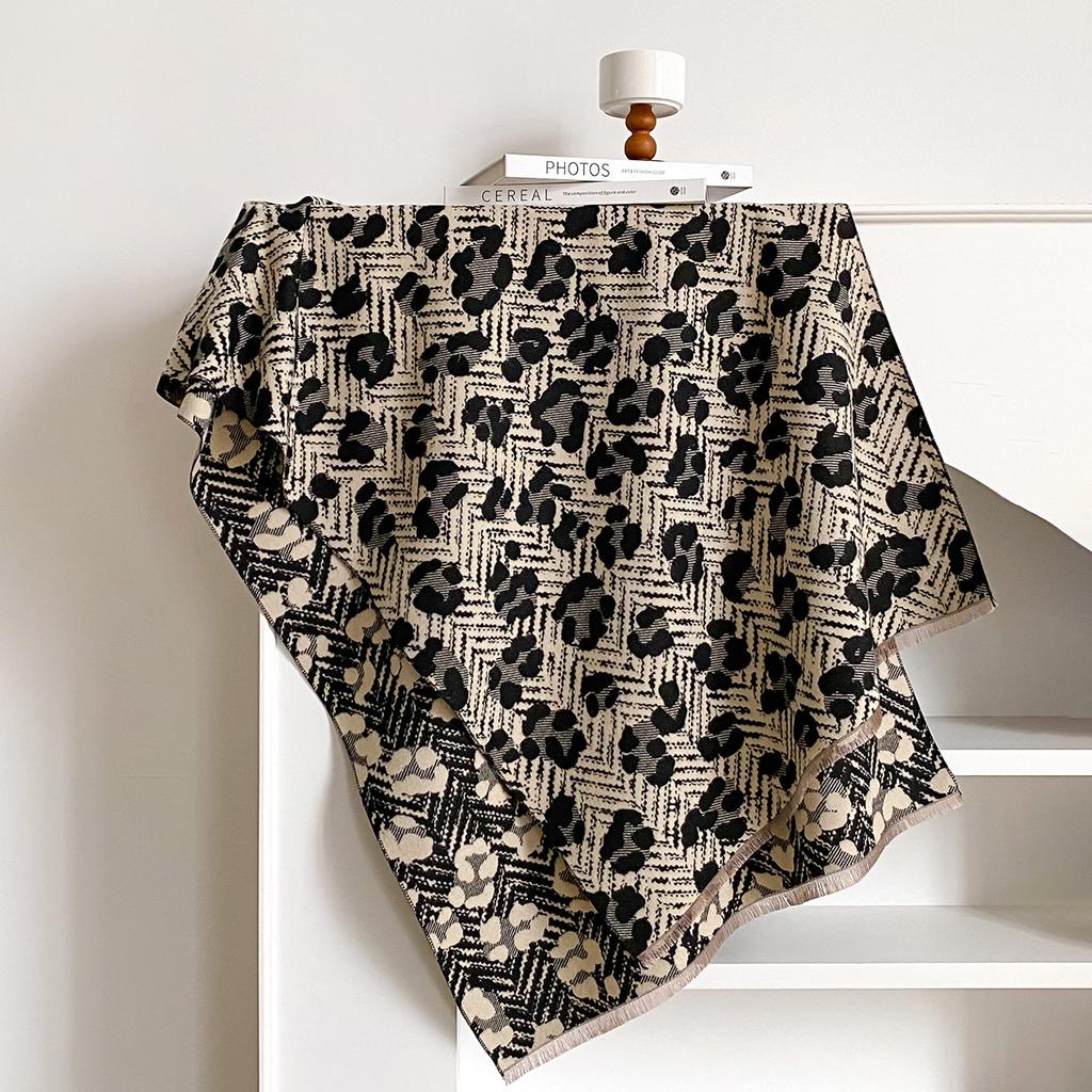 Leopard Print Jacquard Imitation Cashmere Scarf Women'S Short Fringed High-End Shawl