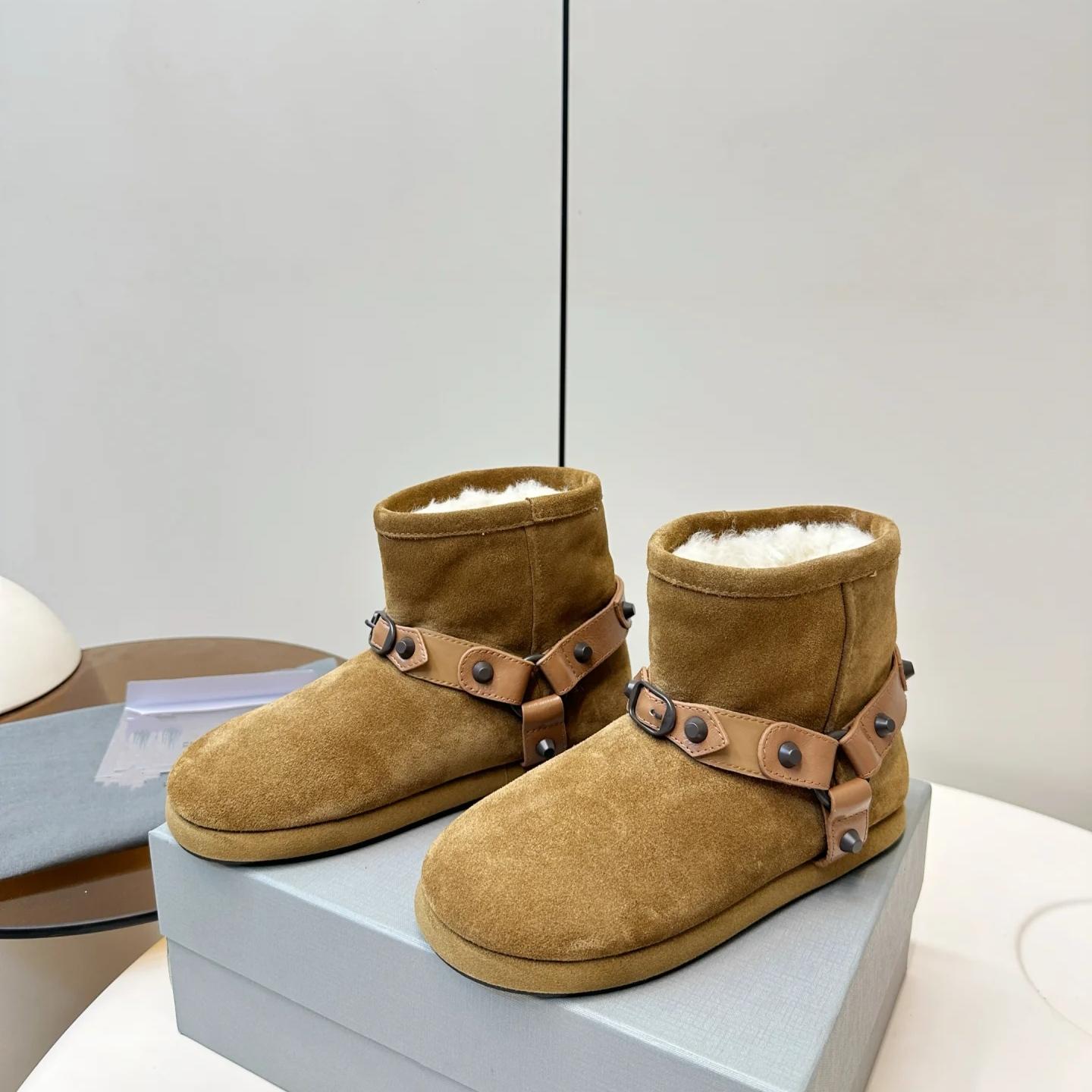 

Leather real hair snow boots women s 25 new thickened wool short boots big cotton shoes 40 коричневий