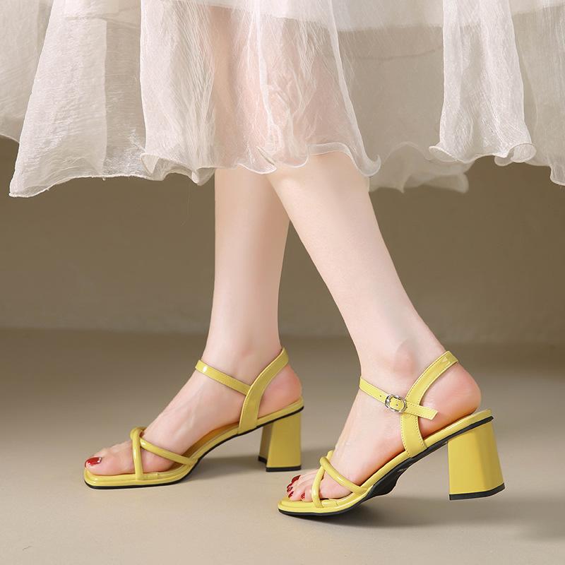 High heels women's 2025 summer new femininity high sense foreign style is not tired feet with skirt wear thick heel sandals