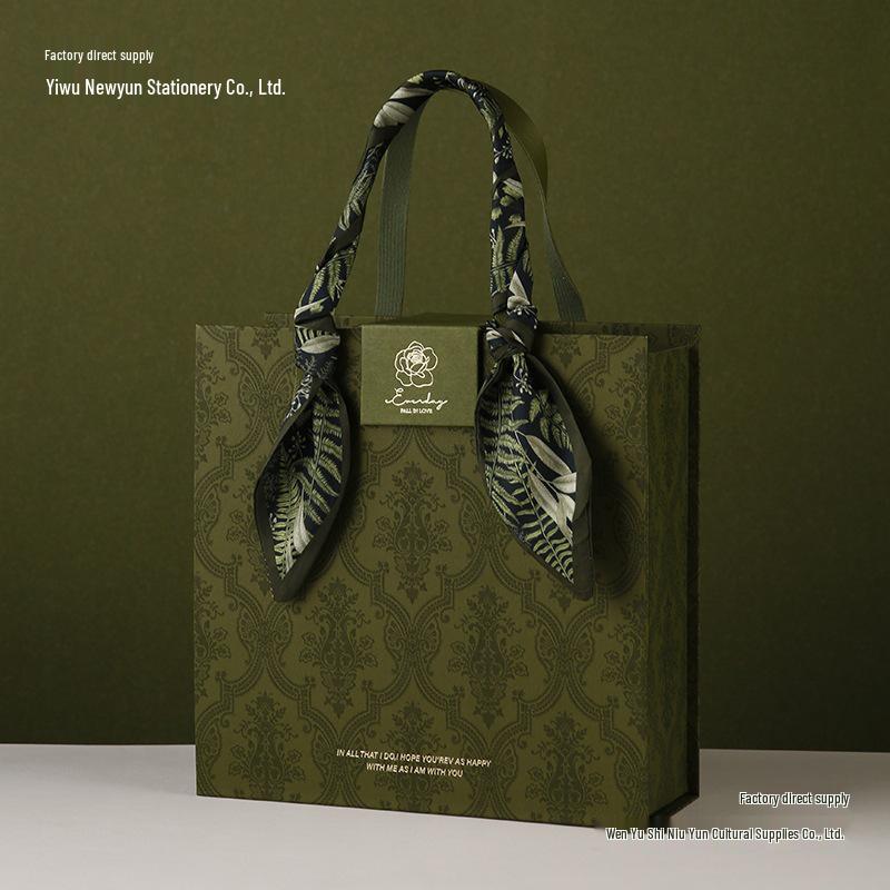 Luxury Wedding Gift Box: Red Bridal Handbag & Bridesmaid Souvenir