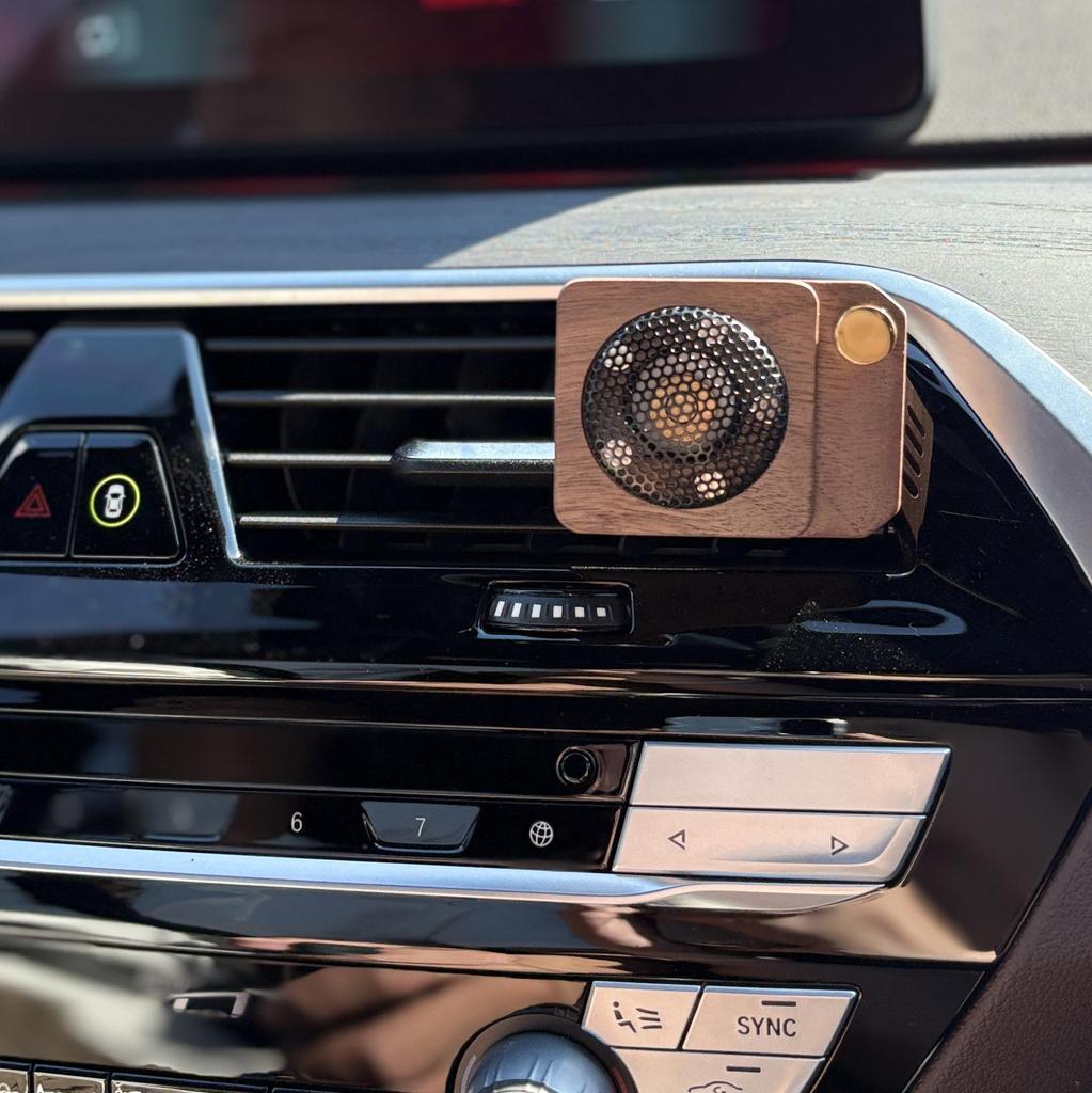 Car Fragrance Outlet Aromatherapy Fragrance Perfume Wood Speaker Air Outlet Fan Creative Auto Perfume For Auto Interior Living