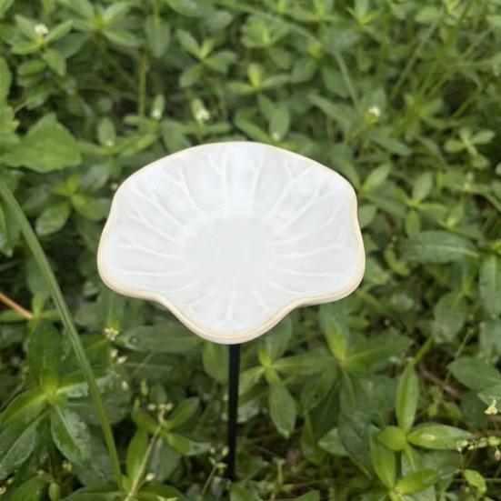 Bienenwassertränke mit Ständer, Schmetterlings-Trinkstation Gartenkunst, Vogeltränke mit Blumen für den Außenbereich, Geschenk für Bestäuber