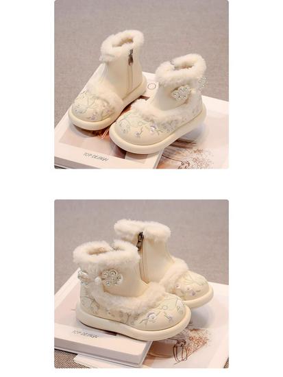 Girls' 2026 Winter Hanfu-Style Embroidered Cotton Snow Boots - Warm, Velvet-Lined for Spring Festival & New Year