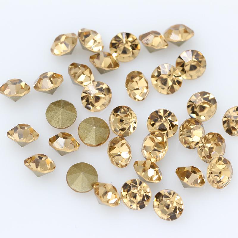 Large Round Colored Pointed Back Glass Rhinestones for DIY Phone Cases and Nail Art.