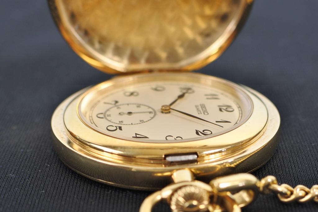 Seiko 7N07-001A Qtz Pocket Watch Presented by Prime Minister Japan with Chain