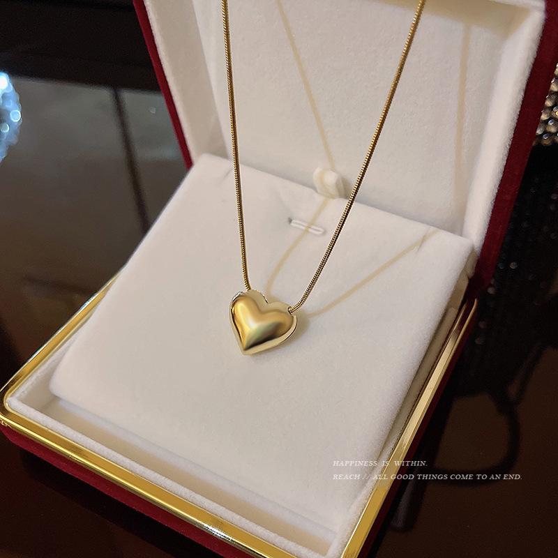 Korean Minimalist Glossy Heart Clavicle Necklace - Light Luxury Accessory