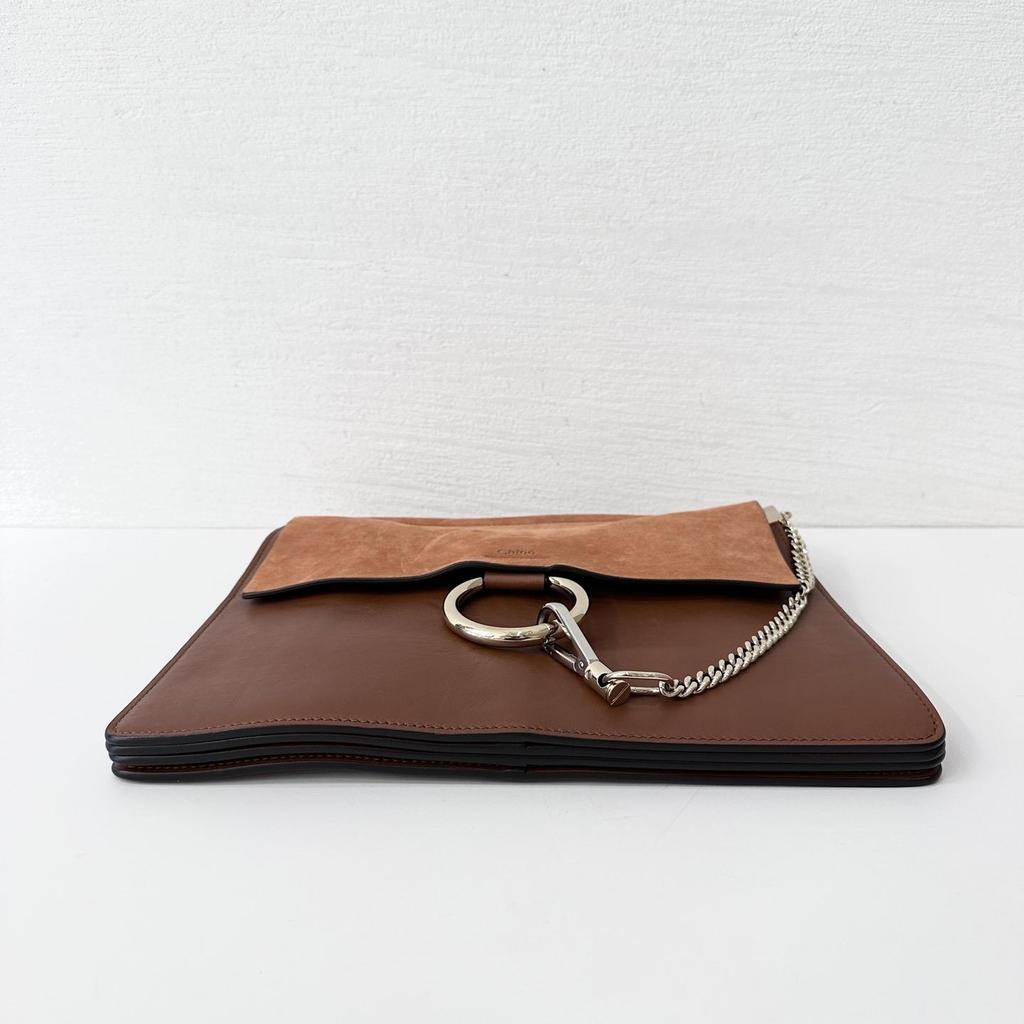 [Pre-Owned] Letter Logo Embossed Leather Shoulder Bag - Very Good #1T5RR0V