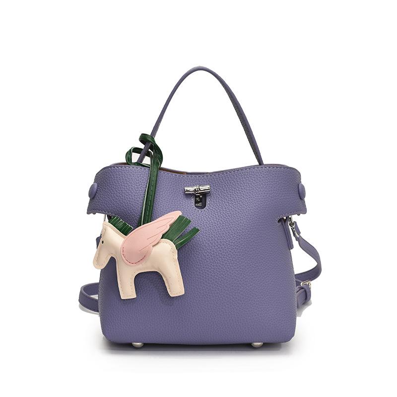 New Portable Small Square Bag Women's Versatile Commuter Fashion Shoulder Messenger Bag