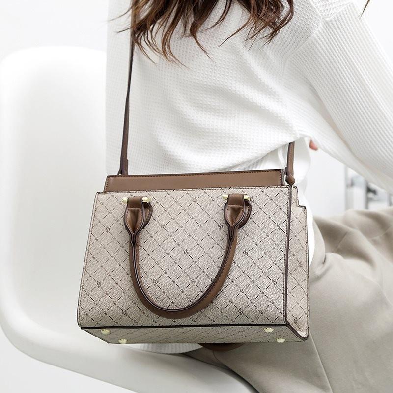 Elegant Stylish Tote Bag For Women 2023 New Chic Design Large Capacity Handbag