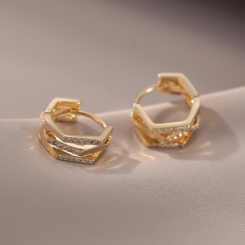 Retro Micro-set Geometric Earrings Light Luxury Autumn Winter High-end Simple Versatile Women's Fashion Casual Daily Jewelry