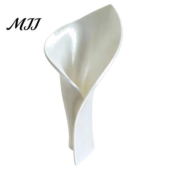 Minimalist Flower Holder 3D Printed Leaf Shaped Vase, Decorative Vase for Flowers Arrangement, Modern Tabletop Home Living Room Decor Table