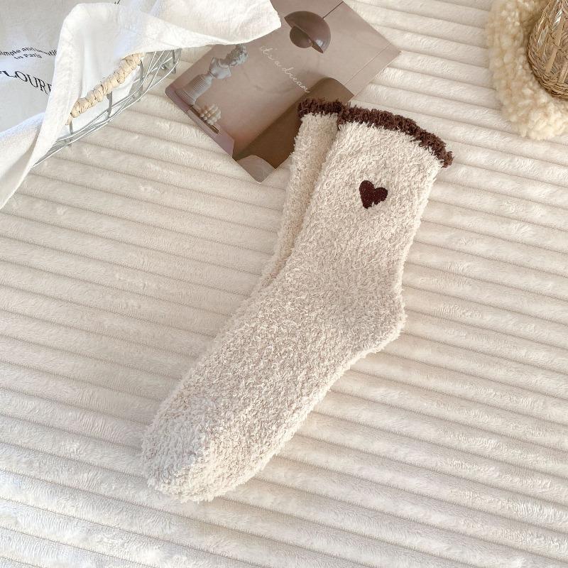 Non-shedding Coral Fleece Socks, Women's Embroidered Heart-shaped Sleep Socks, Thickened Warm Half-fleece Socks