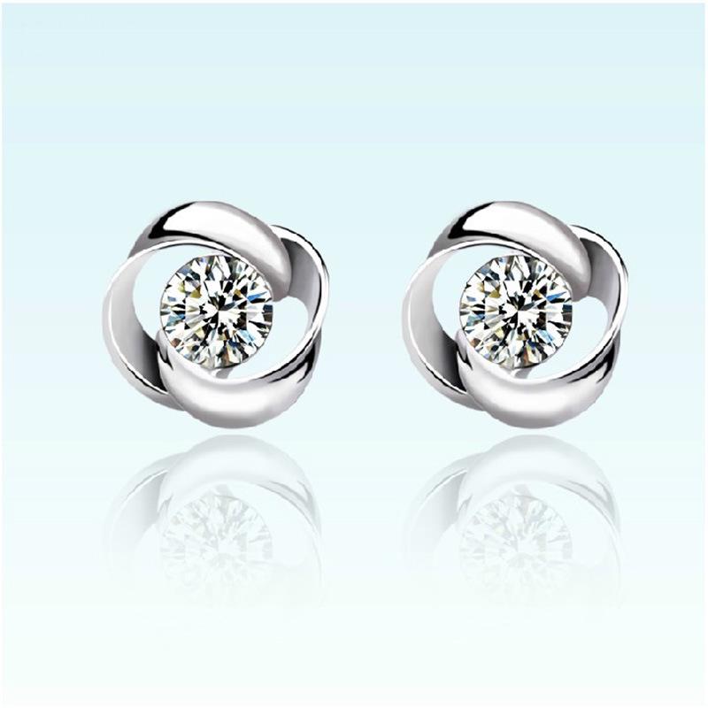 Zhenrong 925 Silver Diamond Stud Earrings: Rotating Love High-End Retro Design, Ladies' Bestselling Silver-Plated Jewelry