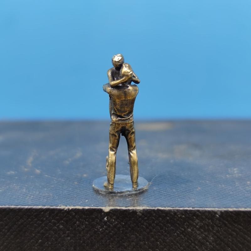 Brass Couple Figurine - Miniature Embracing Kissing Lovers Statue, Diorama Scenery Sand Table Decor Collectible Ornament