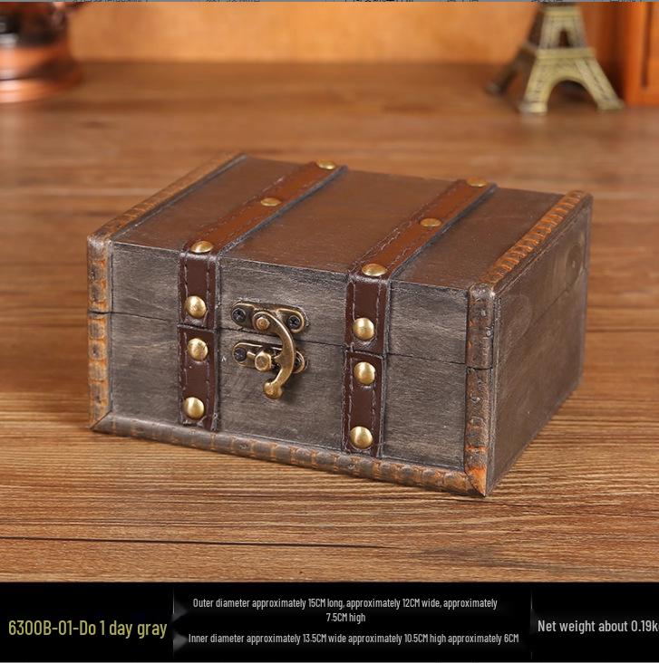 Retro Wooden Jewelry Storage Box with Lock - Classic Film & TV Prop Decoration
