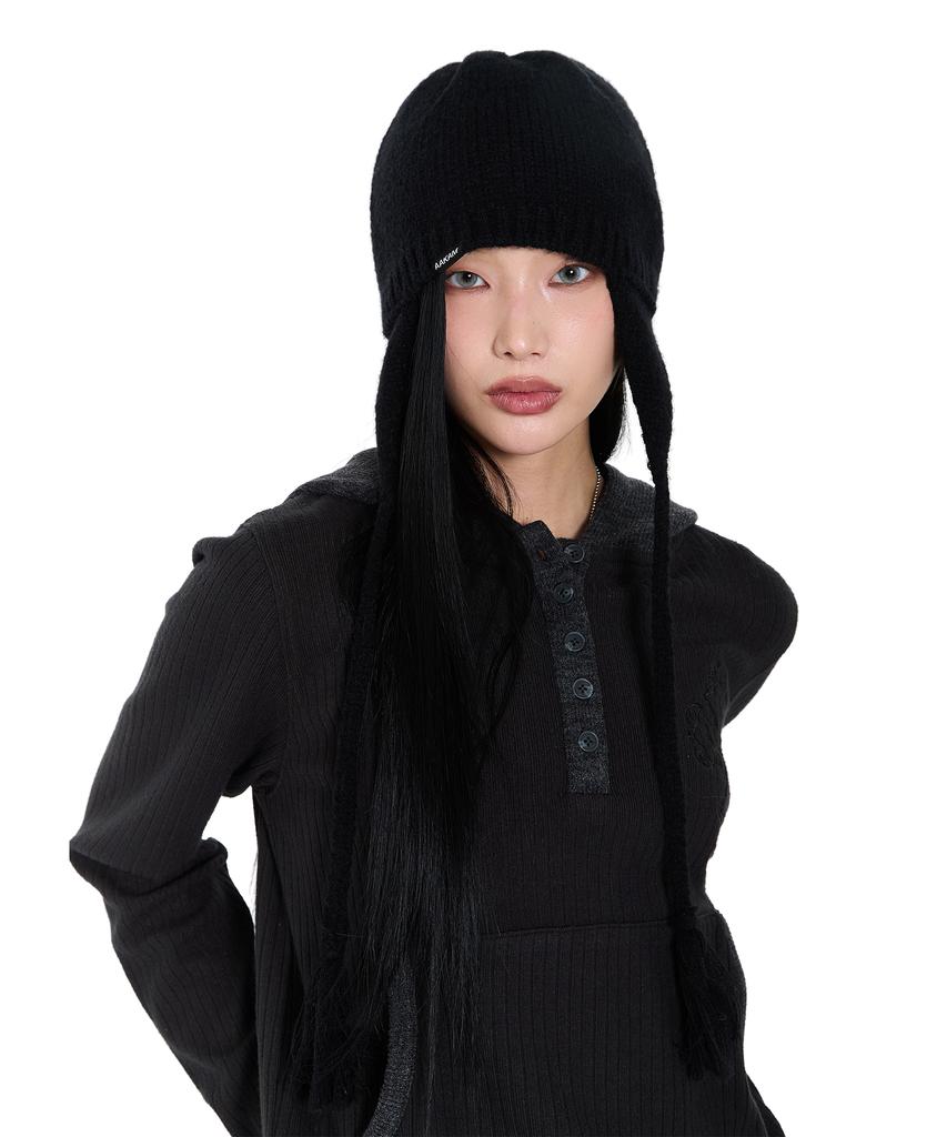 AAKAM Knitted Earflap Beanie (Black)