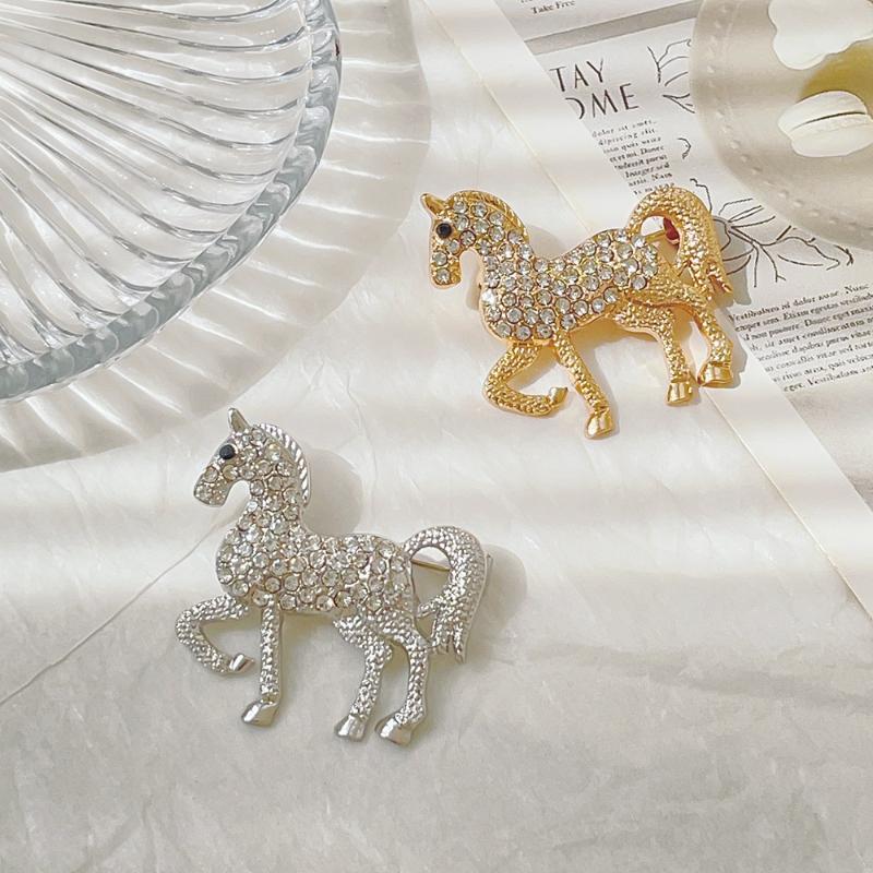 Exquisite  Running Horse Brooches For Women Men 4-Color Enamel Animal Brooch Pins Year Of The Horse Party Jewelry Gift
