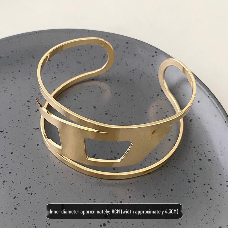 Elegant Retro Snake Twist Open Bangle: Luxurious Versatile Jewelry for Women