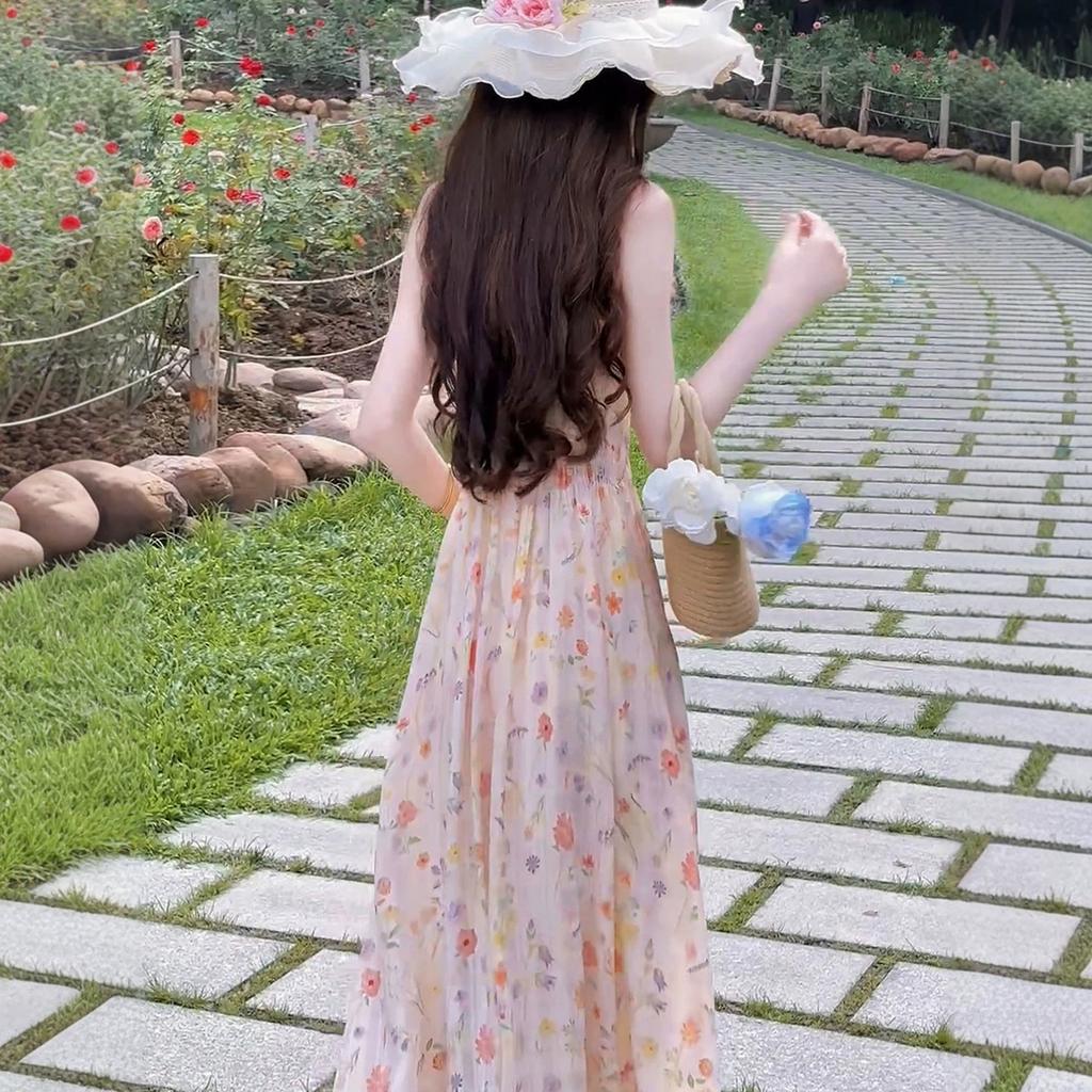 Beautiful temperament French floral suspender dress 2026 new model this year popular vacation beautiful long skirt women's summer