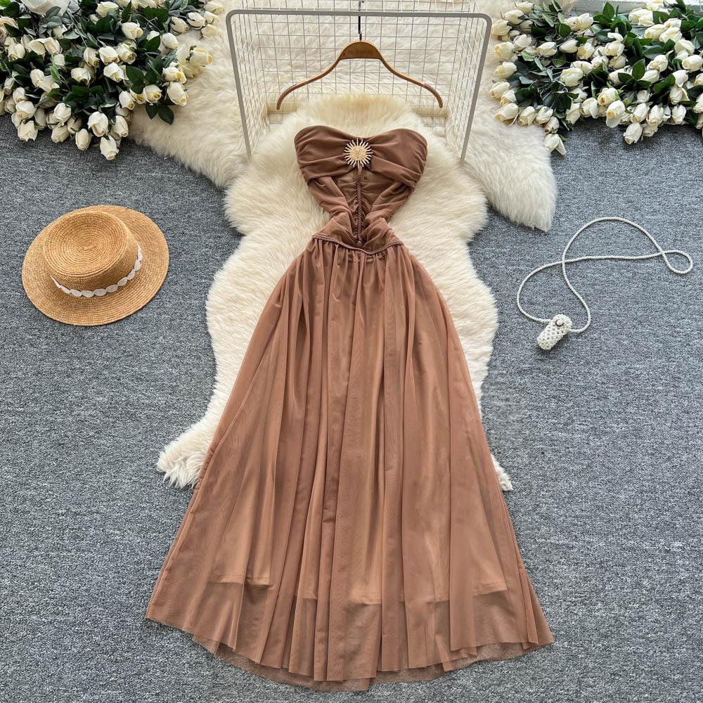 Retro tube top butterfly off-the-shoulder dress for women's new high-waisted waist-closed and thin A-word mesh dress temperament wear