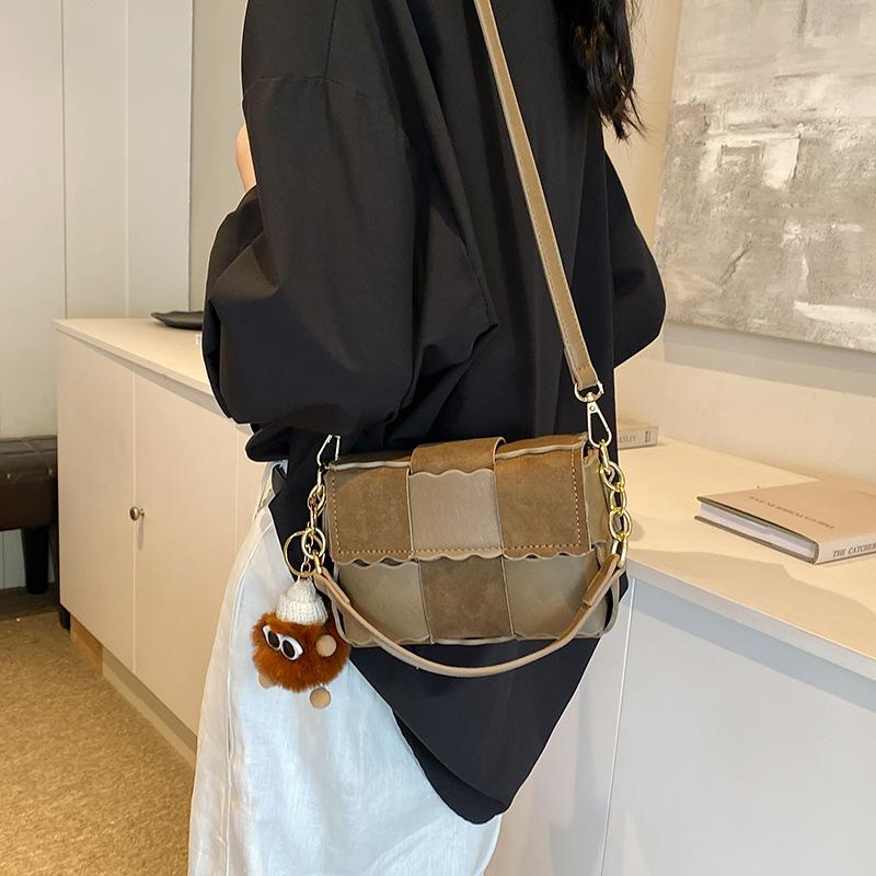 

Ретро модная сумка женская 2024 новая нишевая трендовая универсальная маленькая квадратная сумка высококлассная повседневная сумка-мессенджер хаки