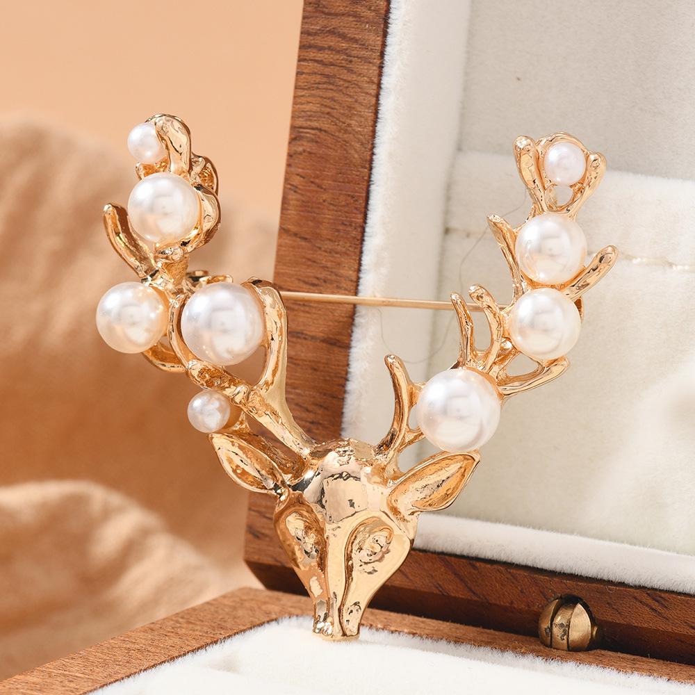 Elegant Pastoral Butterfly Flower Brooch with Pearls  Rhinestones