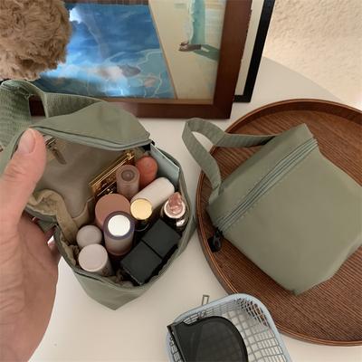 Mini Multifunctionele Opbergtas, een Draagbare Make-uptas, Ideaal voor Opberging op Reis van Items Zoals Lippenstiften, Sleutels en Oplaadkabels.