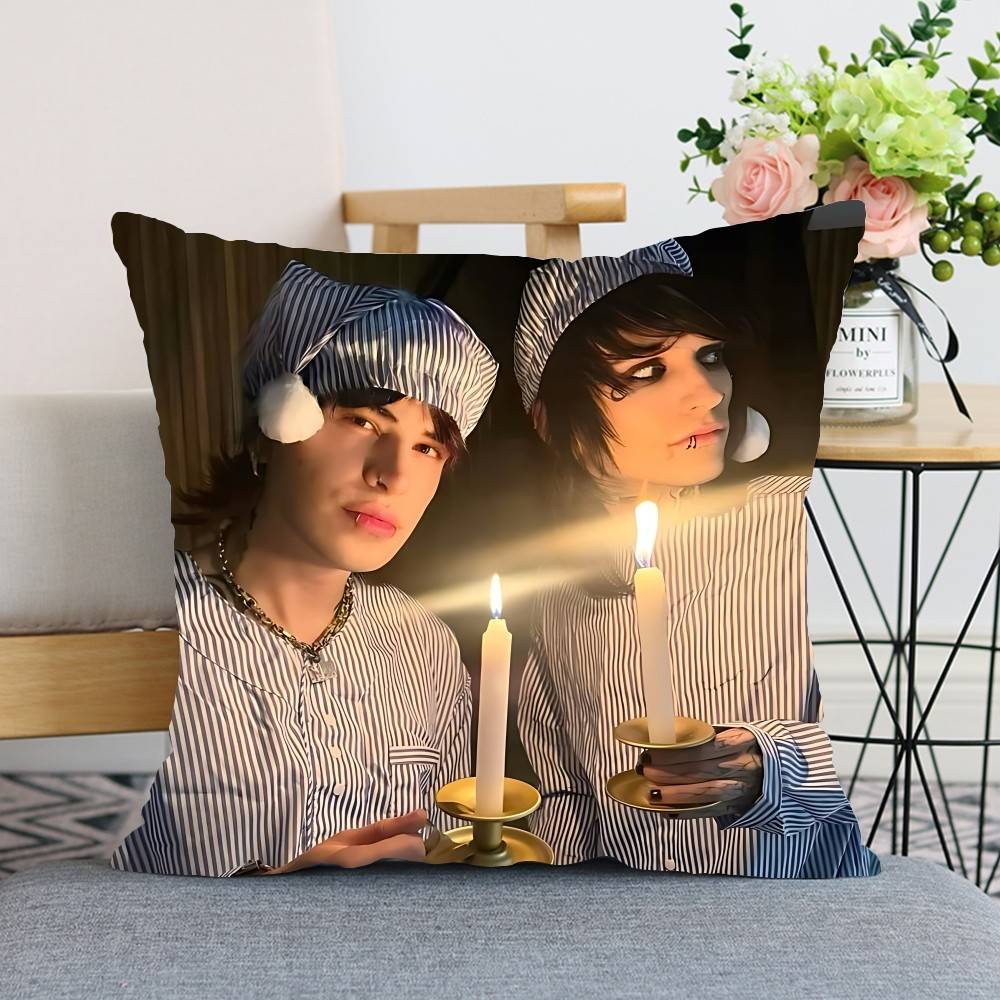 

Popular HJake Webber Johnnie Guilbert Throw Pillow Covers Pattern Cushion Cover Suitable For Sofa Bedroom Car Pillow Cover 40x40 cm