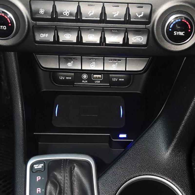 15W Car Wireless Charger Mobile Phone Charger Fast Charger Charging Plate Charging Holder for KIA KX5 Sportage 2016-