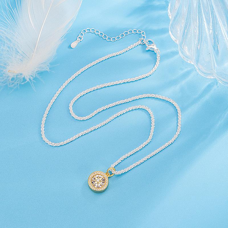 

Год Ретро Темперамент Легкая Роскошь Высокий Сенс Слегка Инкрустированное Циркониевое Ожерелье copper