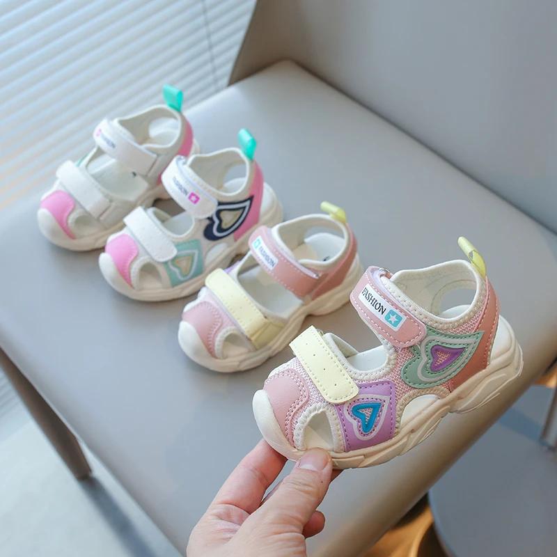 Girls Beach Shoes Fashion 2025 Summer Brand New Kids Sport Sandals with Double Hearts Classic Princess Sweet Casual Sandals Soft