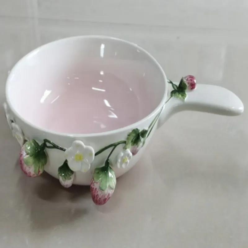 Strawberry three-dimensional relief ceramic tableware, rice bowls, soup plates, dumpling plates, salad bowls and pastry plates