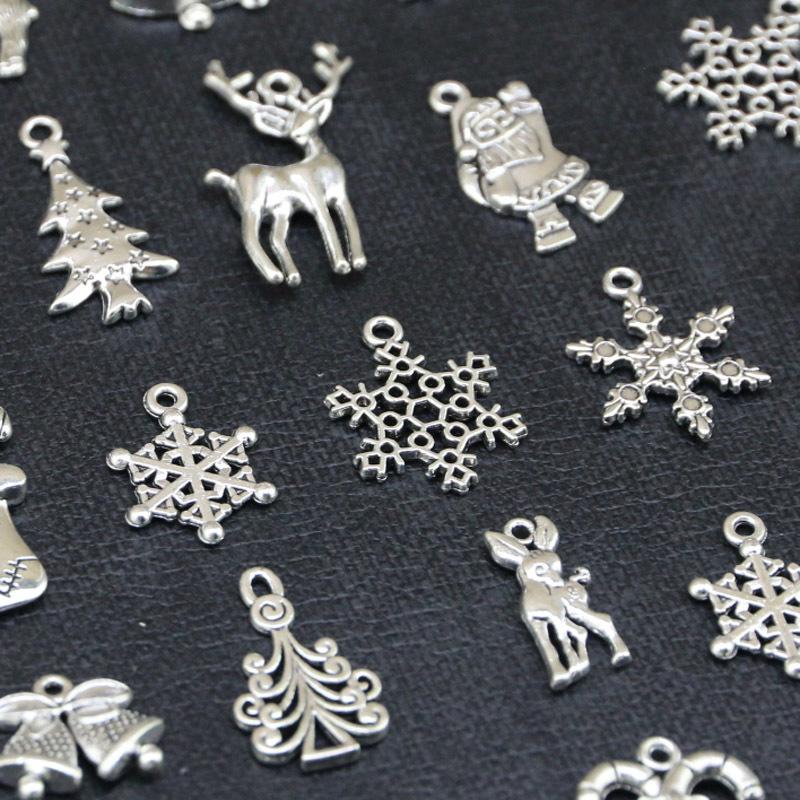 (50 Pcs/pack) Mixed Silver Alloy Pendant Christmas Snowflake Elk Decoration Handmade Gift Label Pendant Jewelry Making DIY