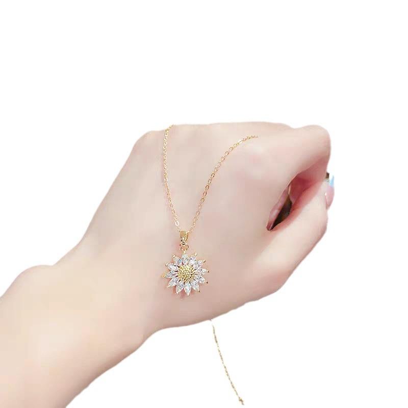 1PCS Gold-color Necklace Ladies Light Luxury Style Flower Pendant Inlaid Zirconia Titanium Steel Chain Holiday Zircon