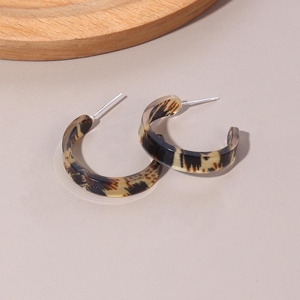 Retro Hong Kong Style Niche Design Leopard Print Earrings, Simple Temperament Personality C Ring Acrylic Earrings