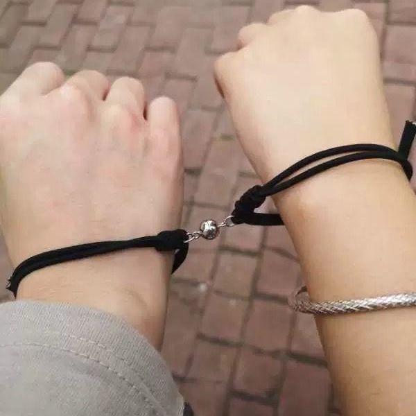 Set de Pulseras de Pareja con Atracción Magnética: Goma trenzada y cuerda roja para regalos de novia/novio.