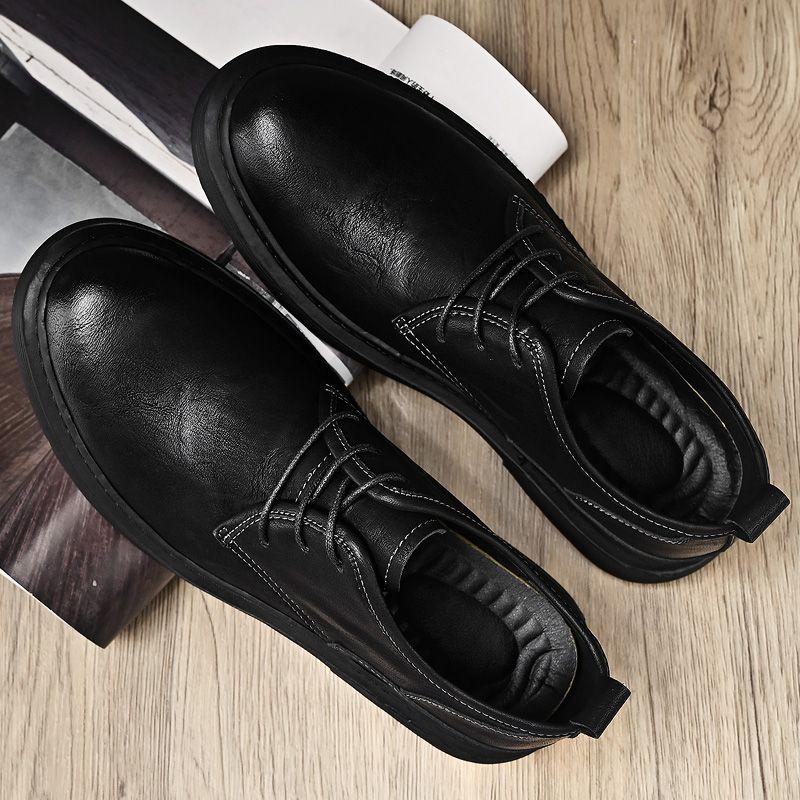 Neue Freizeitschuhe aus Leder für Herren