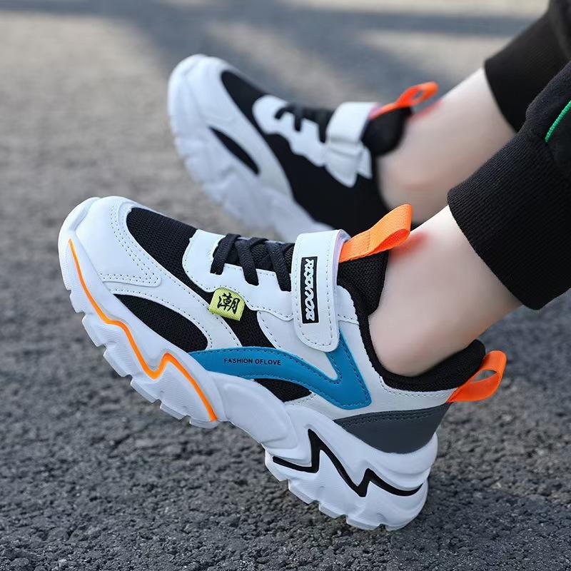 2025 spring new mesh breathable boys' shoes medium and large children's soft sole light primary school running children's sports shoes