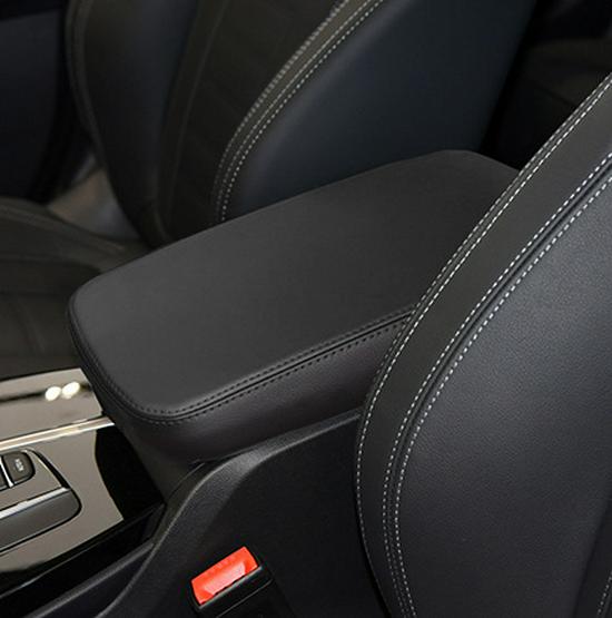 

BMW X3 (18-22) Кожаная накладка на подлокотник центральной консоли