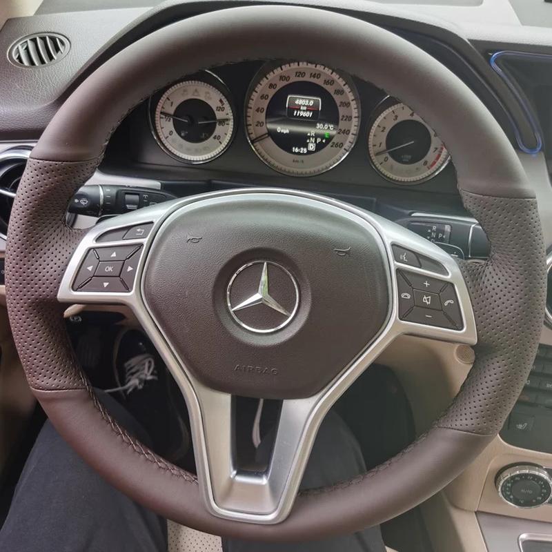 Pro Mercedes Benz W176 W246 Třída A Třída C W204 C117 C218 X218 W212 C207 Ručně šitý protiskluzový potah na volant do auta