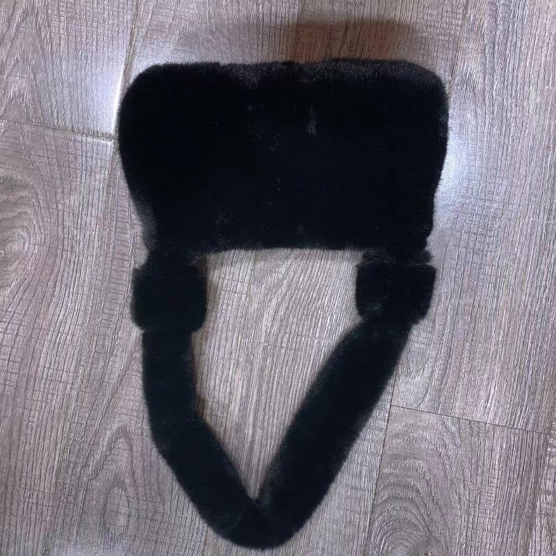 

Осень и зима плюшевая маленькая сумка женская сумка новая трендовая модная сумка через плечо подмышку универсальная пушистая ручная сумка 29*17*9 чёрный