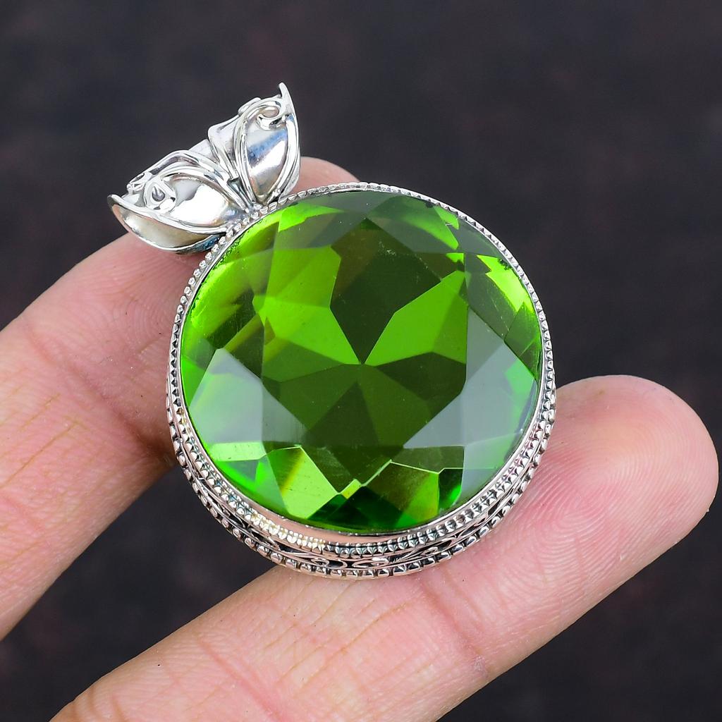 Fasetovaný přívěsek s peridotem přívěsek z pravého drahokamu vintage přívěsek přívěsek ze sterlingového stříbra 925 ručně vyráběné šperky dámský přívěsek zásnubní dárky