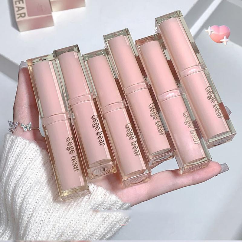 Cuando la barra de labios ligera, suave y lisa hidrata, humecta y blanquea, no se pega fácilmente a la taza.