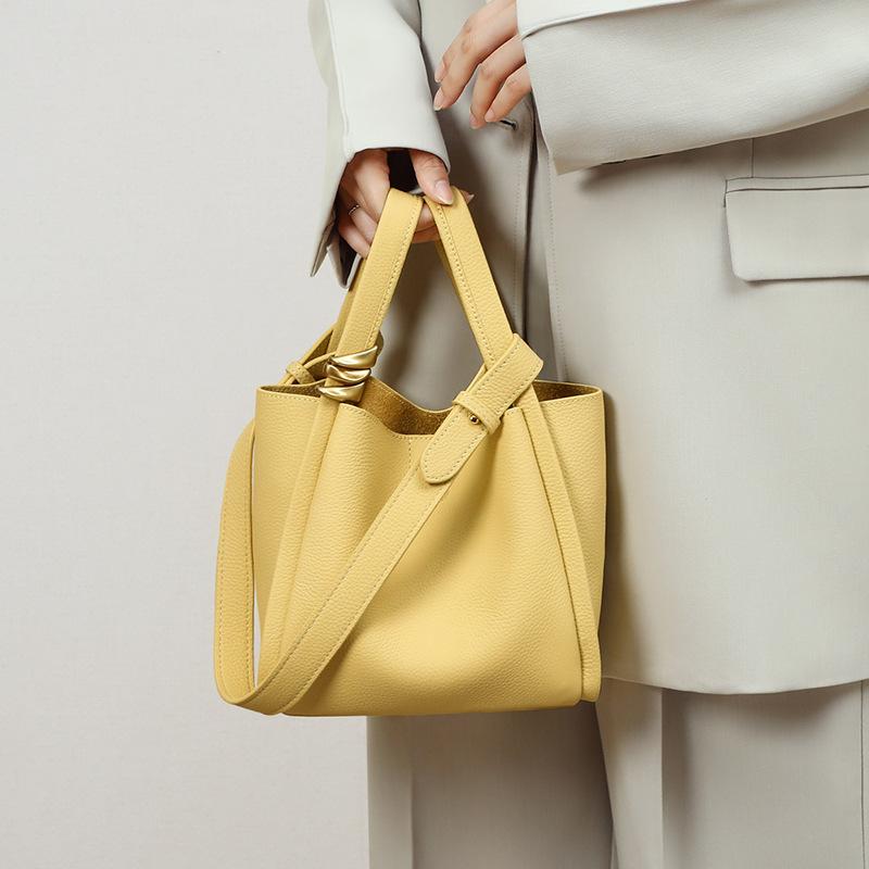 Nouveau Sac Seau d'Été à Une Épaule Style Polyvalent Sac Panier de Légumes Portable Haut de Gamme Grande Capacité Cuir Véritable Sac pour Femmes