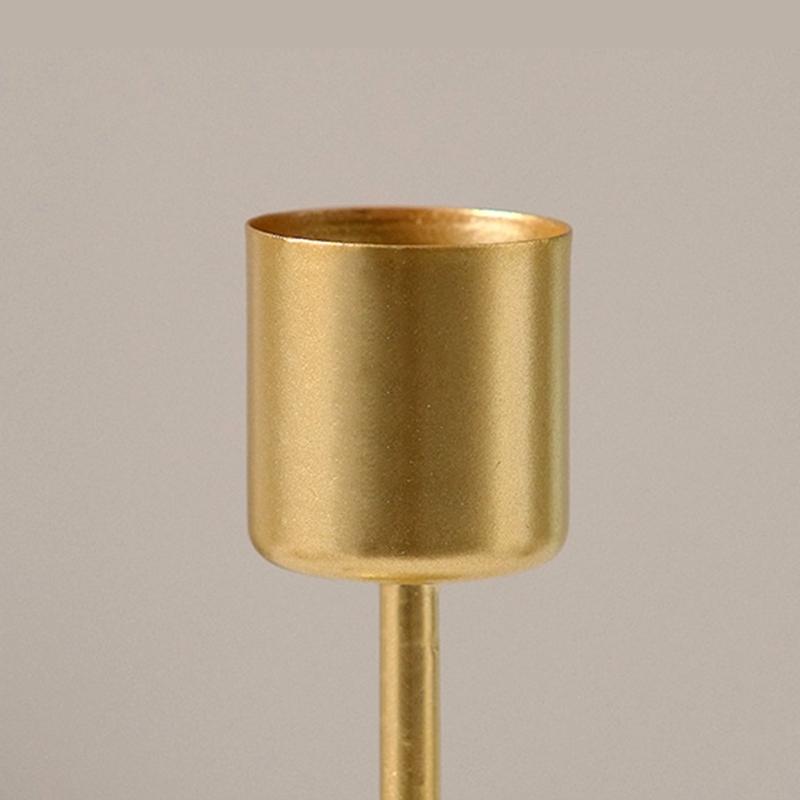 Packung mit 4 eleganten Eisenleuchtern Säulenkerzenhalter Ständer für Wohnzimmer Party Hochzeitsmittelstücke Dekoration