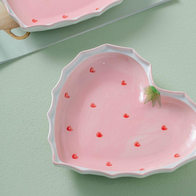 

Креативная керамическая обеденная тарелка с клубникой, розовая, с любовью, фруктовые десертные тарелки, нежная форма сердца, тарелка для пасты, столовая посуда