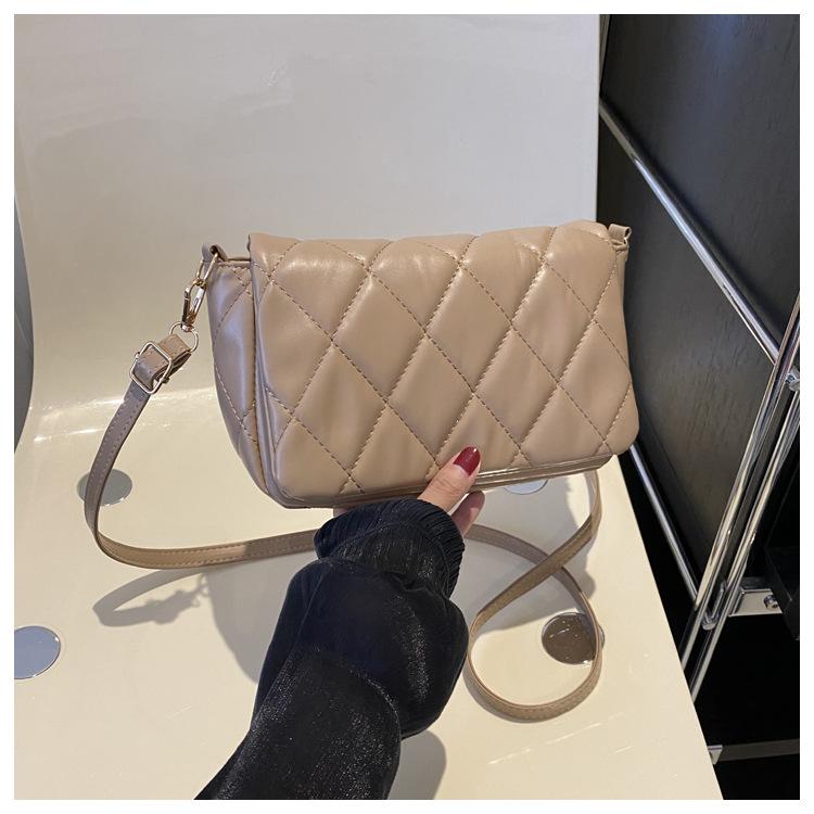 

Осень и зима ретро 2025 новая повседневная мода простая ромбовидная вышивка нить одно плечо женская сумка кроссбоди маленькая квадратная сумка хаки