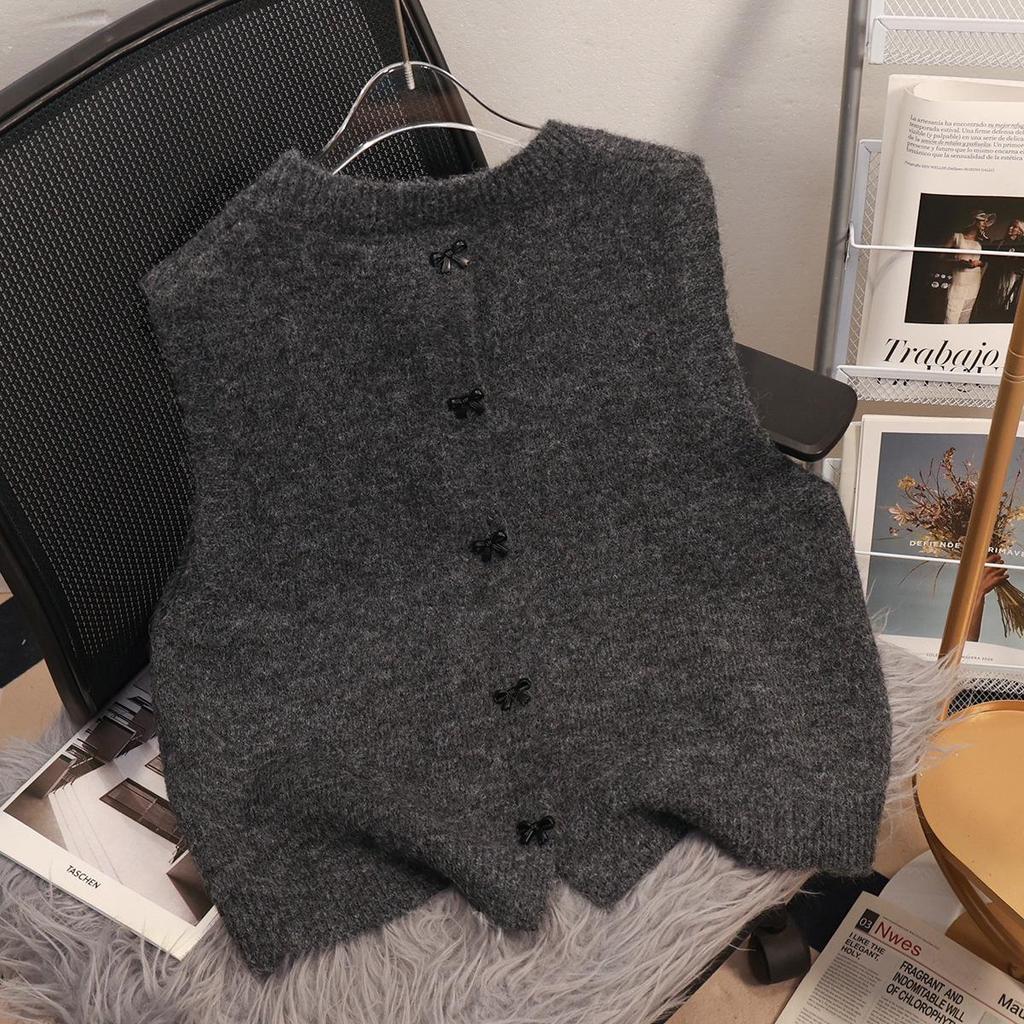 High-End Knit Sleeveless Sweater Vest with Butterfly Sequins and Back Slit