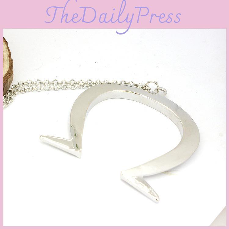 Madness Alice Returns Character Necklace With Alloy For Cosplay Collectors And